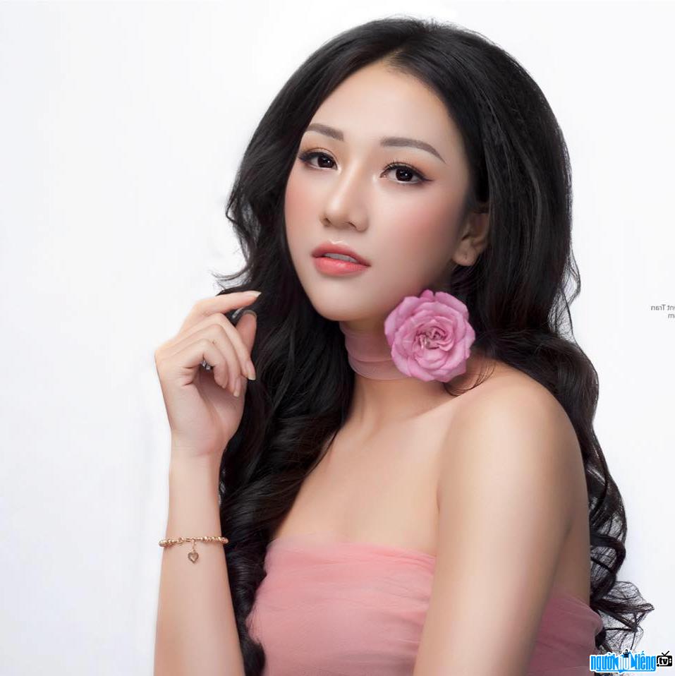  Close-up of the beautiful beauty of hot girl Bui Hong Tham