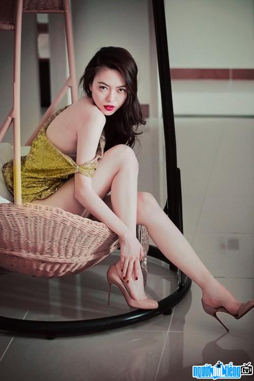  Sexy image of beauty Queen Vu Hoang Diep