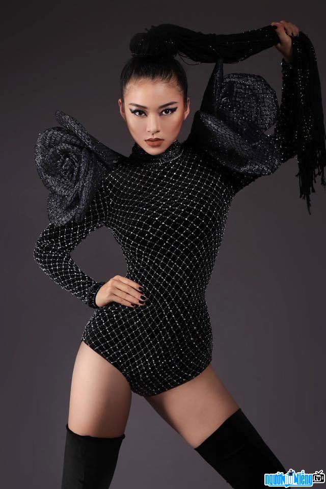 Hong Anh stepped out of Vietnam's Next Top Model contest All Stars season
