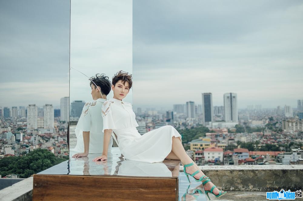 Hình ảnh mới nhất về người mẫu Trần Hồng Xuân