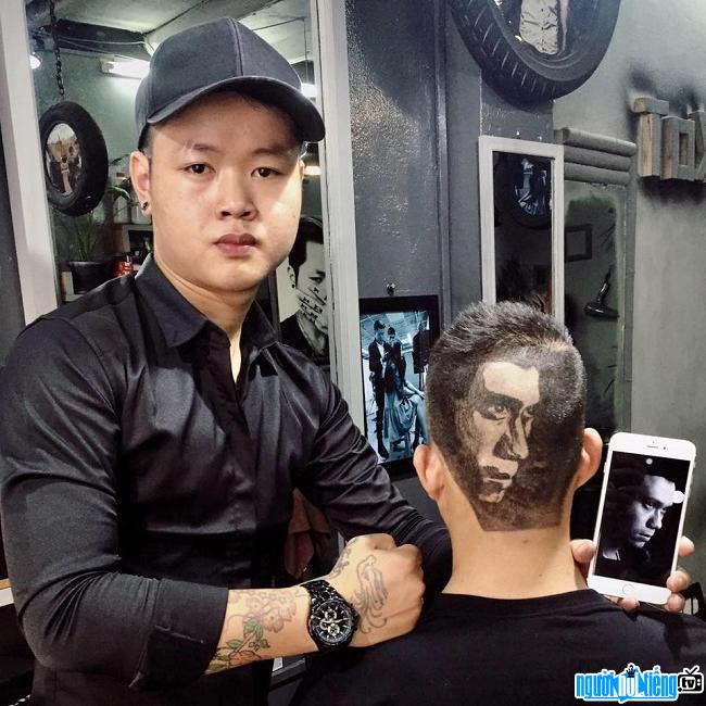  Hairstylist Tuan Kot has the ability to create shapes in hair