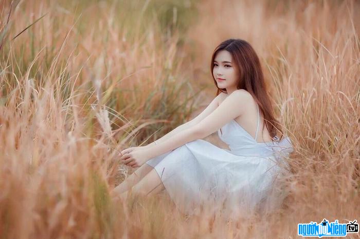 Vẻ đẹp tinh khôi dịu dàng của hot girl Hà Hải Yến