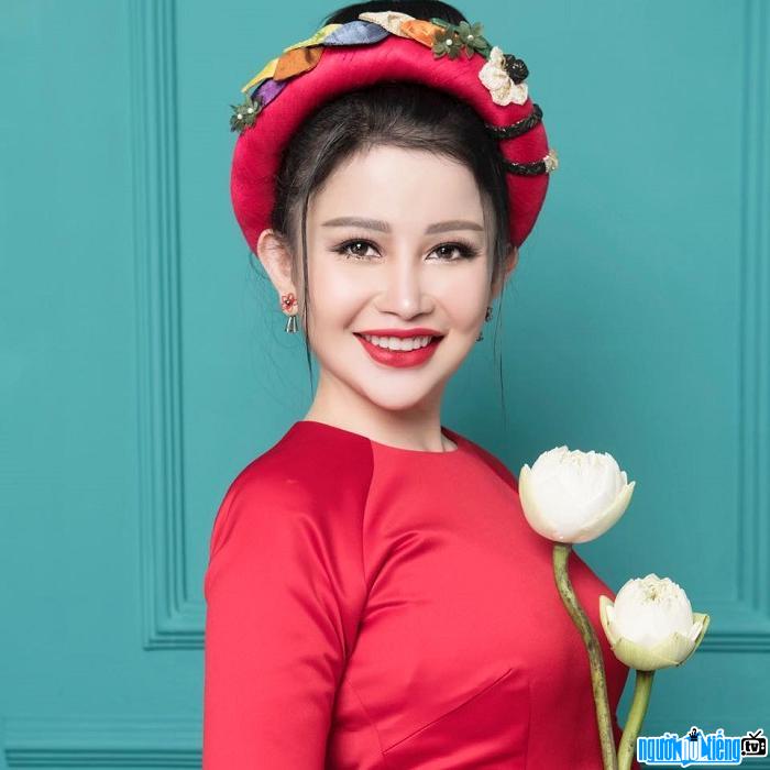 Vẻ đẹp dịu dàng của Hoa hậu Janny Thủy Trần
