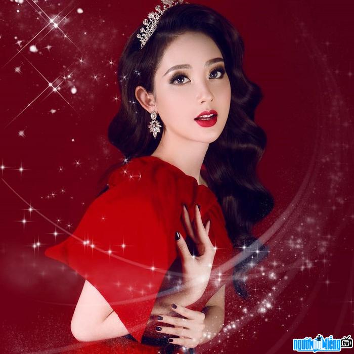 CEO Nguyễn Hồng Nhung xinh đẹp như hot girl