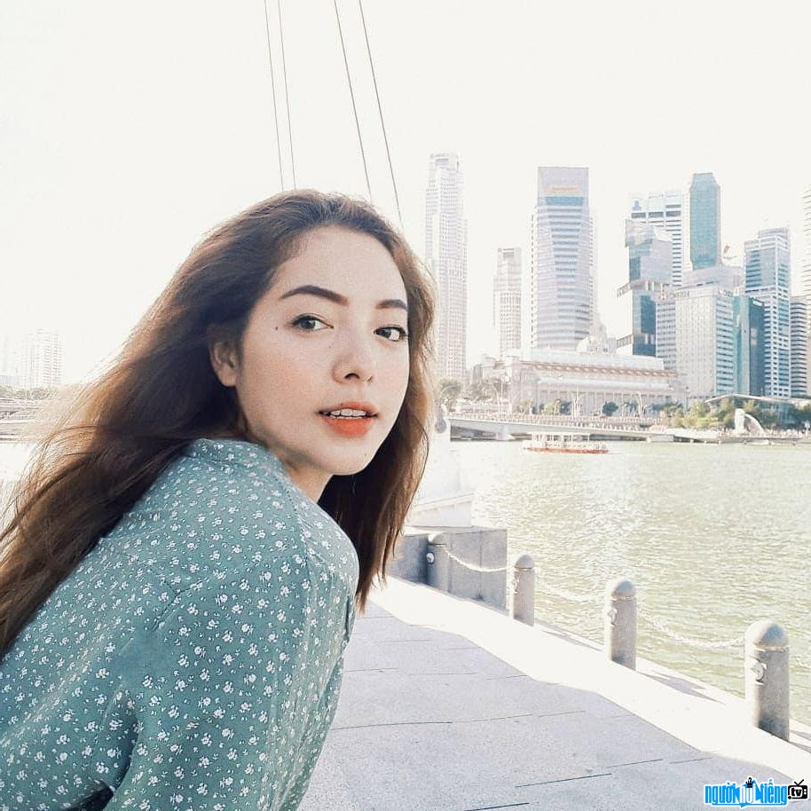  Hot girl Pham Lam Thuy Huynh makes many people think she is French