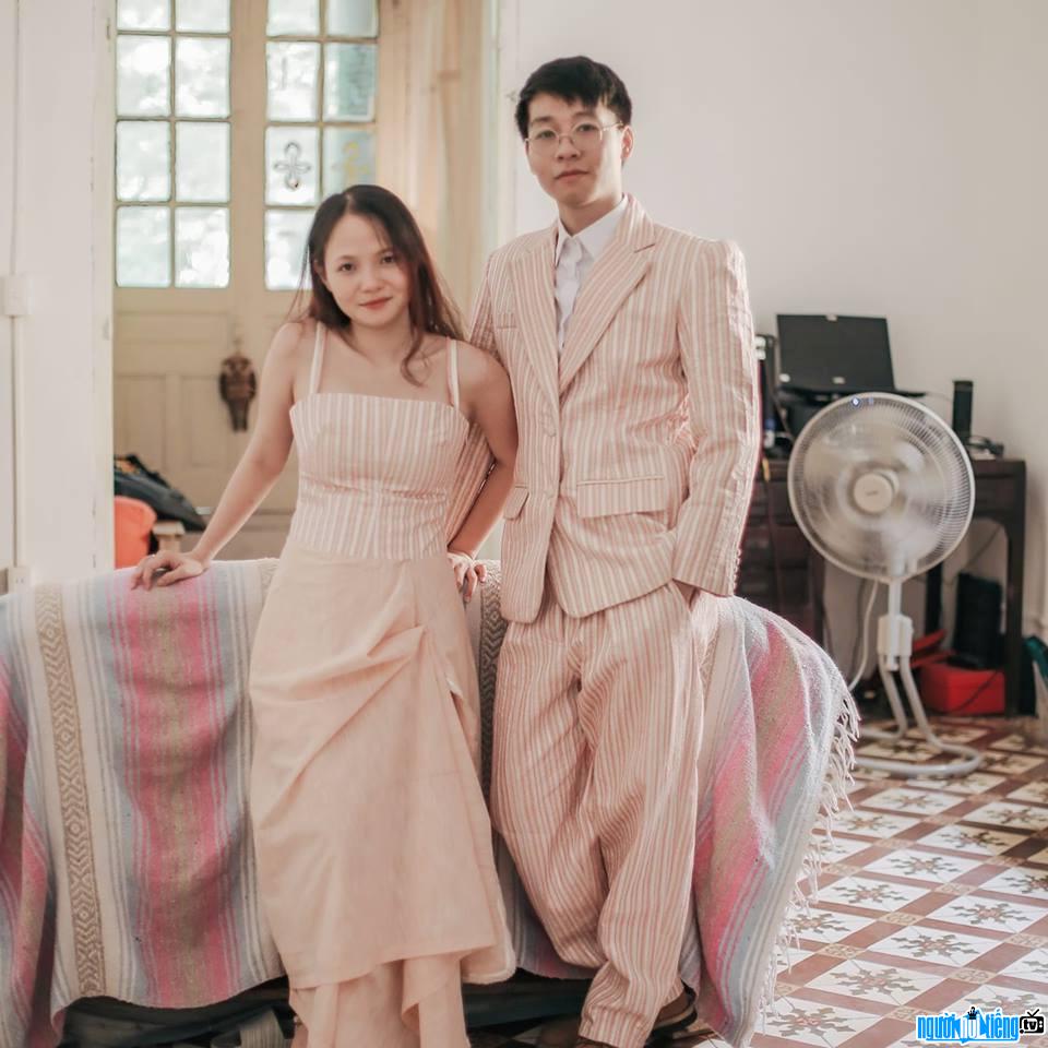  Wedding photo of singer Vu Dinh Trong Thang and his wife