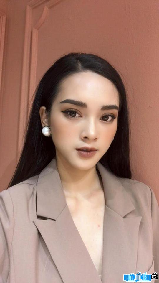 Cận cảnh gương mặt xinh đẹp của người mẫu ảnh Quỳnh Lương