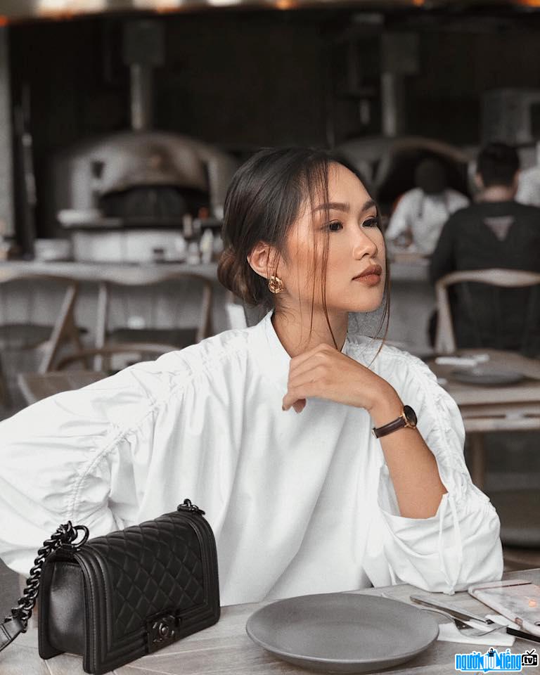  New image of beauty blogger Trisha Do