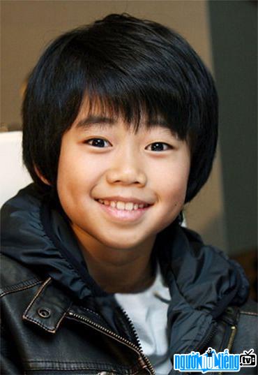  Childhood image of Park Ji Bin