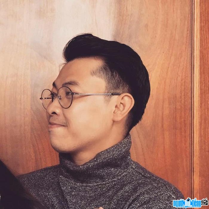  Comedian Lac Hoang Long is smart and has the ability to improvise flexibly