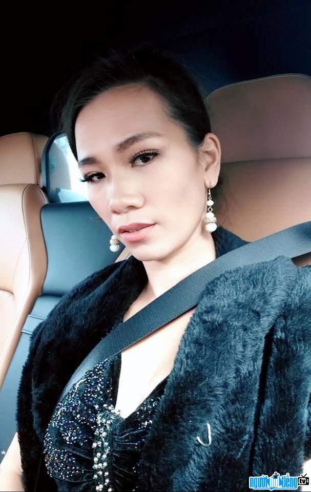  Latest pictures of singer Thanh Tuyen Ebony