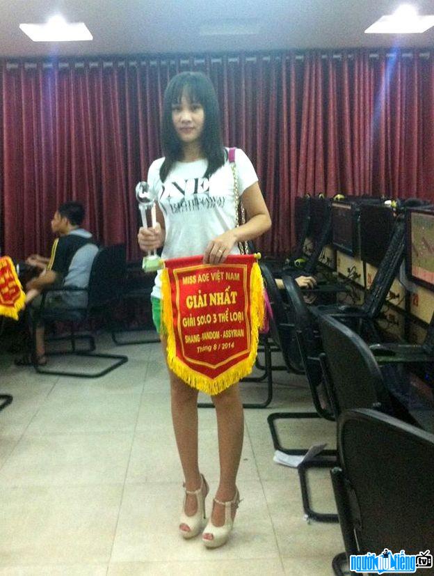 Hot photo of aoe game girl Juliet Truong Hang