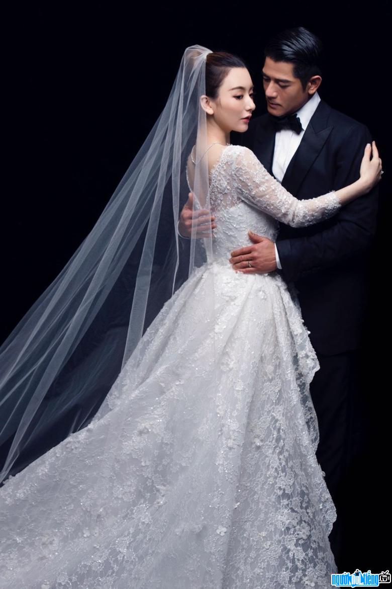  Wedding photo of model Phuong Vien and actor Quach Phu Thanh