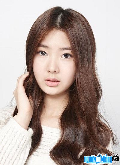  Image of beautiful and gentle actress Lee Young Yoo