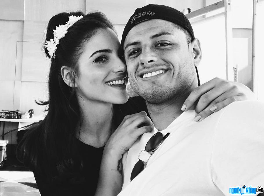Picture of a Chicharito player and his girlfriend together