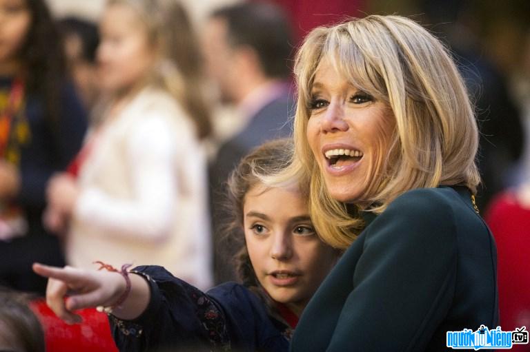 First Lady Brigitte Macron earns the trust of women middle age in France