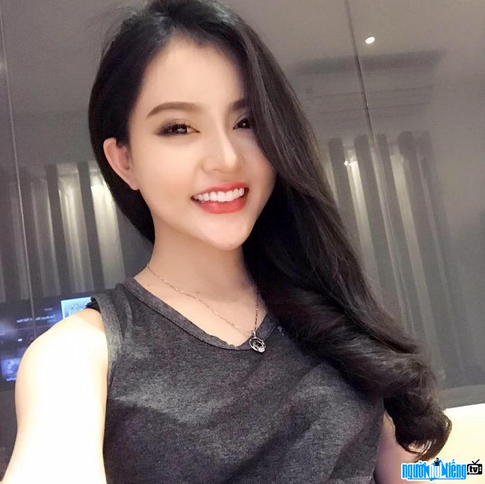 Nụ cười rạng rỡ của hot girl Nguyễn Huỳnh Như