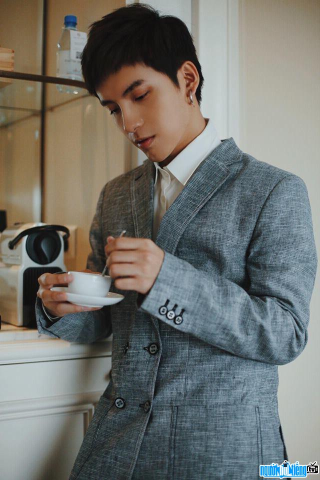 Stylist Kye Nguyen's image with a manly veston
