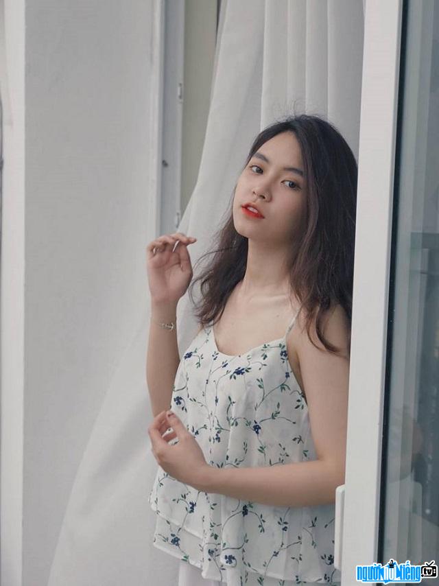 Vẻ đẹp dịu dàng của hot girl Phan Khánh Ngọc