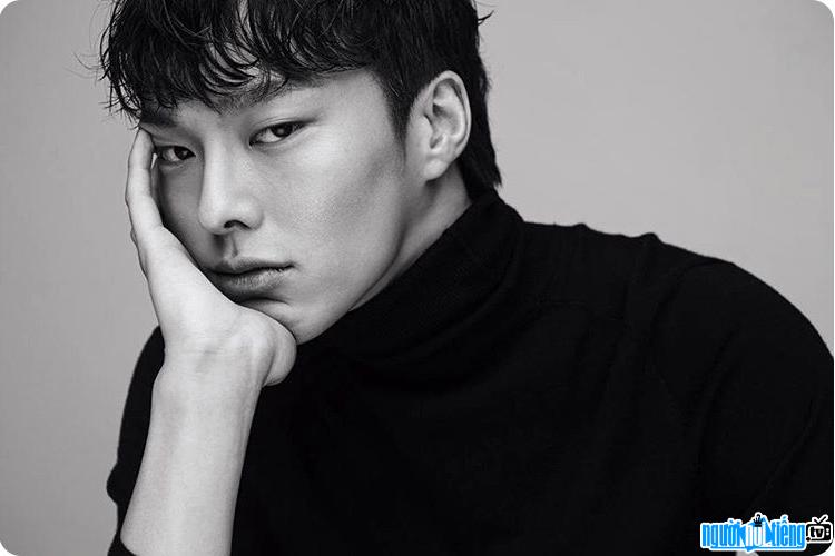 Actor Jang Ki Yong comes from a model