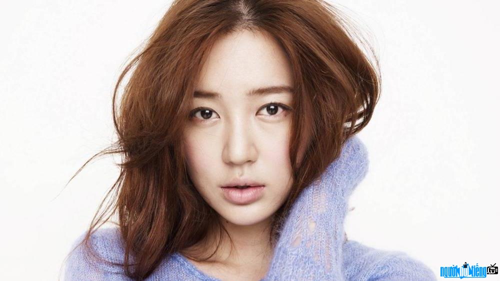Diễn viên Yoon Eun Hye nổi tiếng từ vai diễn Thái tử phi trong phim "Hoàng cung"