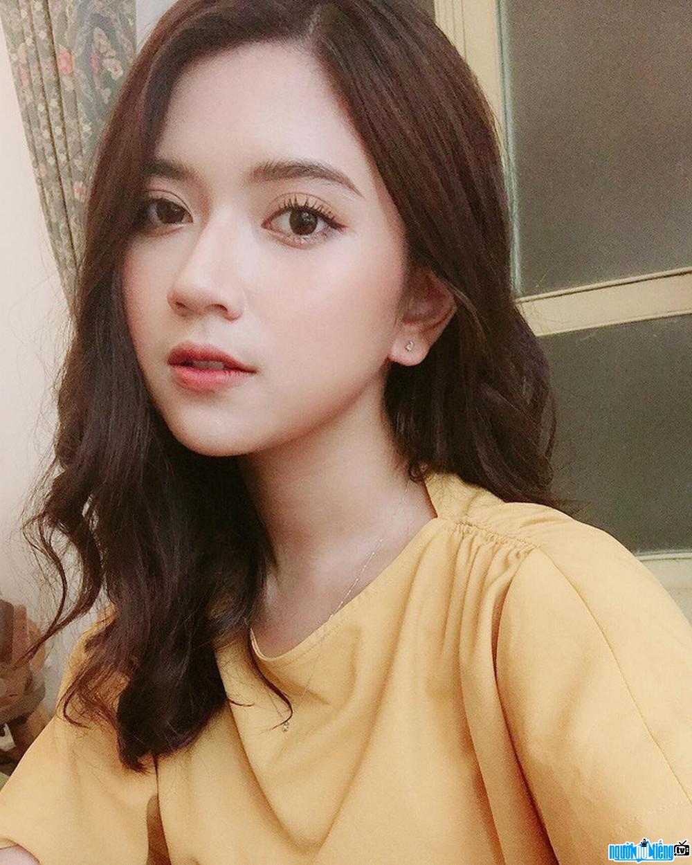 Cận cảnh nhan sắc xinh như hot girl của BTV Nguyễn Thu Phương
