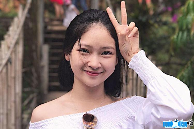Hình ảnh mới về hot girl Phạm Ngọc Khánh Linh