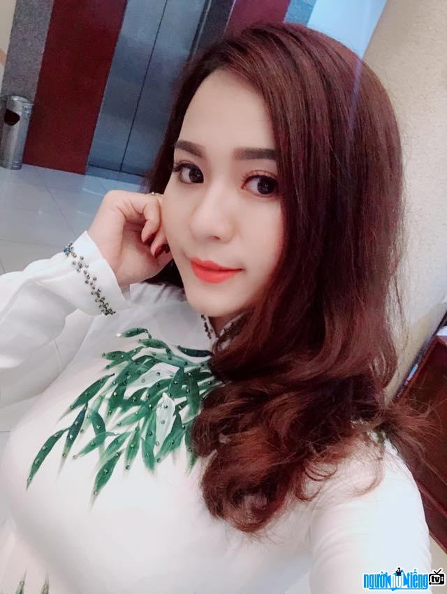 The latest picture of singer Anh Linh Bolero