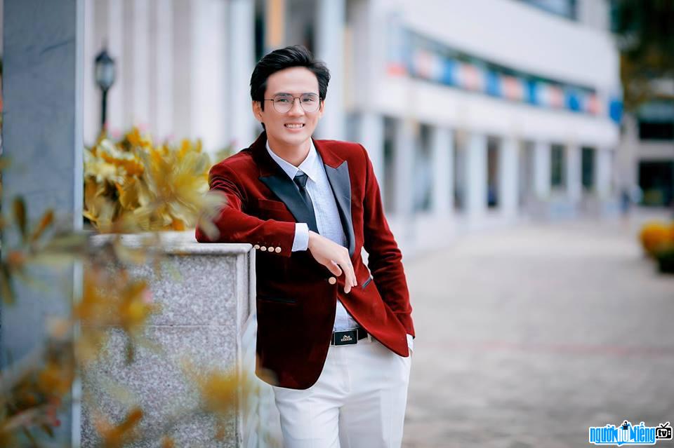  Ca Excellent singer Truong Tam won the runner-up award for the best duet 2017