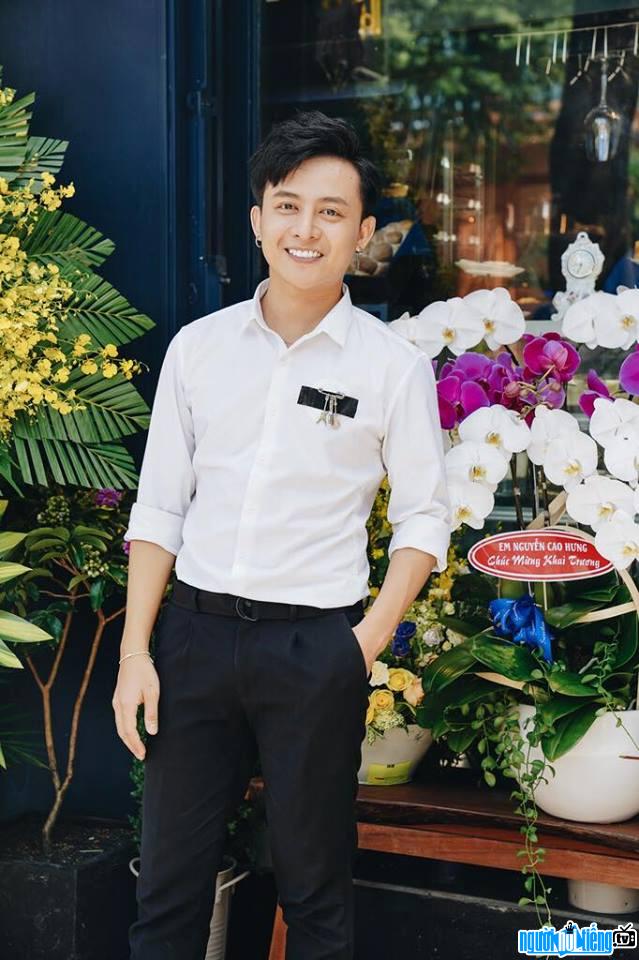  Latest pictures of singer Henry Pham singer Henry Pham