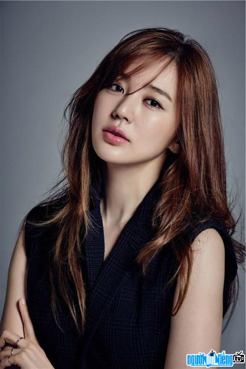 A portrait of actress Yoon Eun Hye