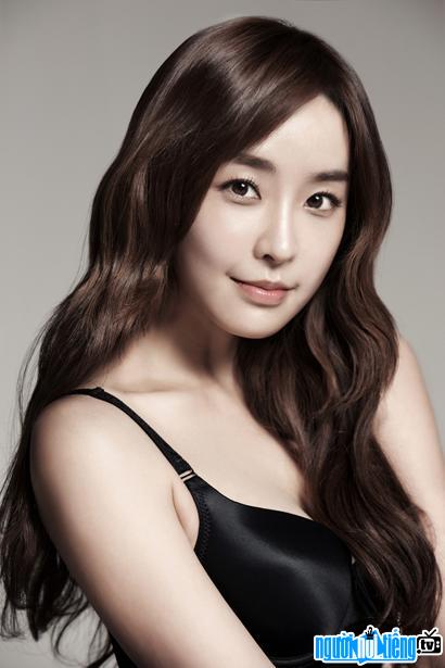 Jung Yoo Mi là một trong những diễn viên nữ xinh đẹp nhất của xứ Hàn