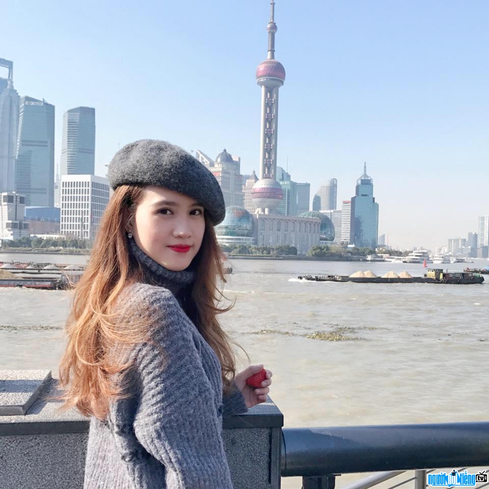 latest pictures about actress Tsinghua
