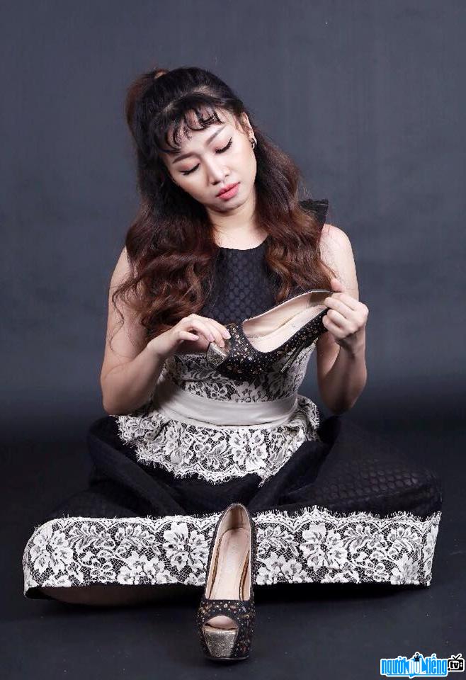  Latest pictures of singer Phuong Trang
