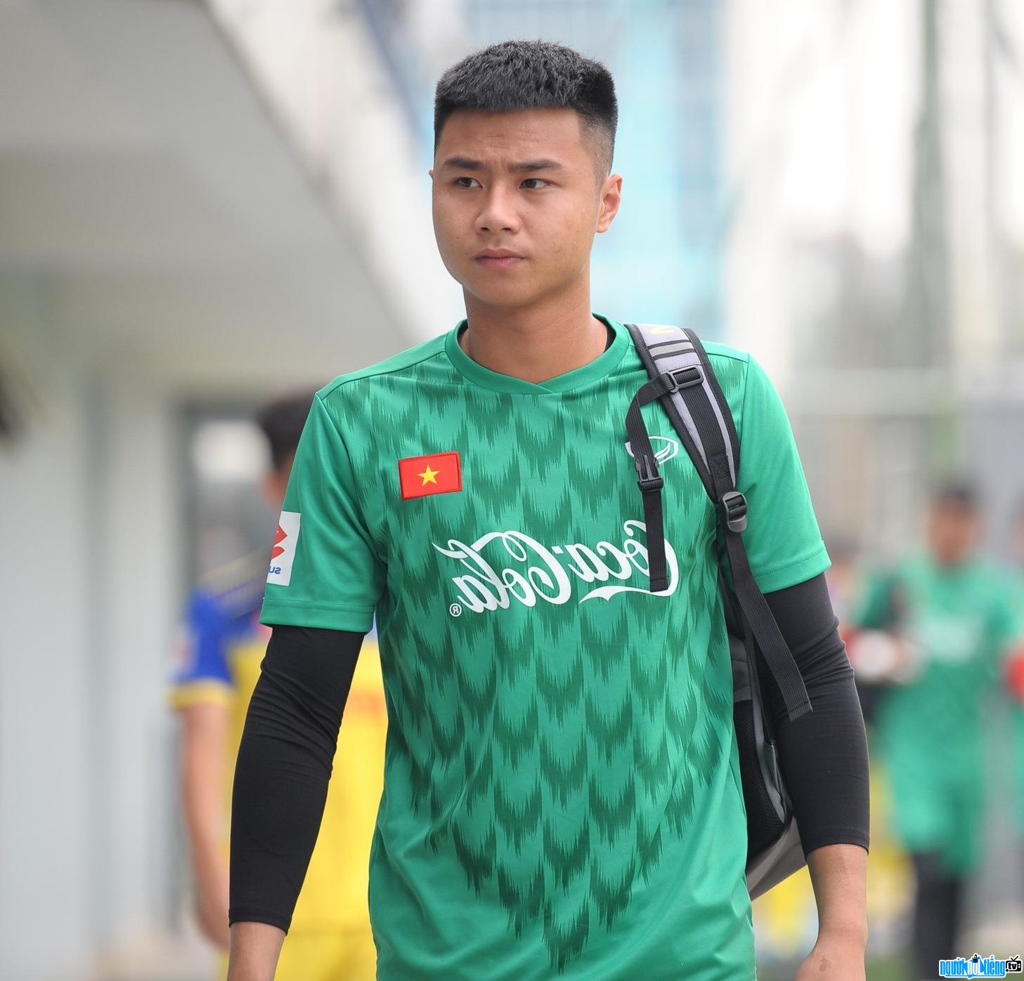 Thủ môn Ʋăn Τoản lên tập luyện cùng U23 Việt Nam