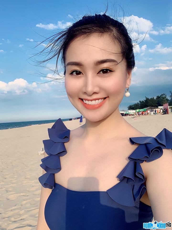 Cận cảnh gương mặt xinh đẹp của nữ giảng viên Hà Phương