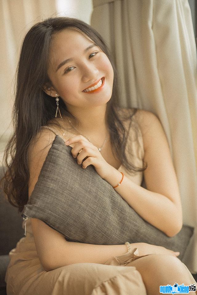 Dancer Quynh Trang is beautiful and gentle