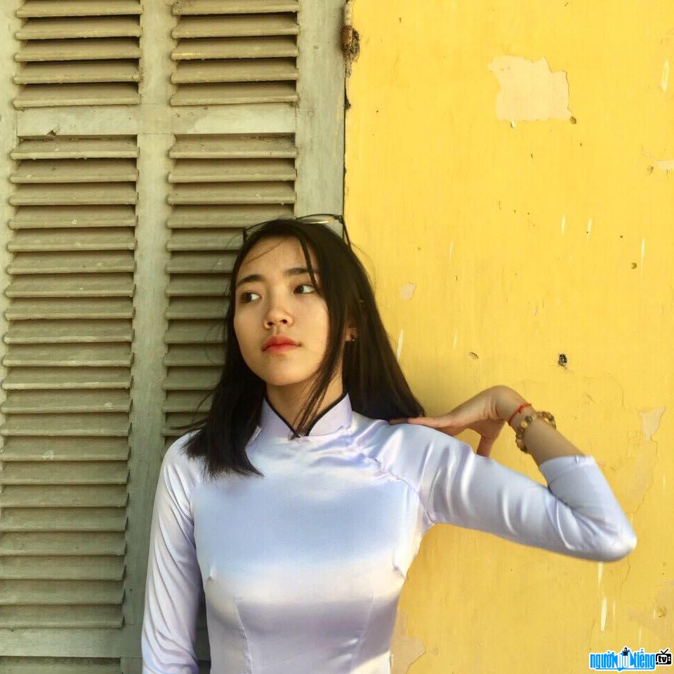  Beautiful Thu Nguyet in a white long dress