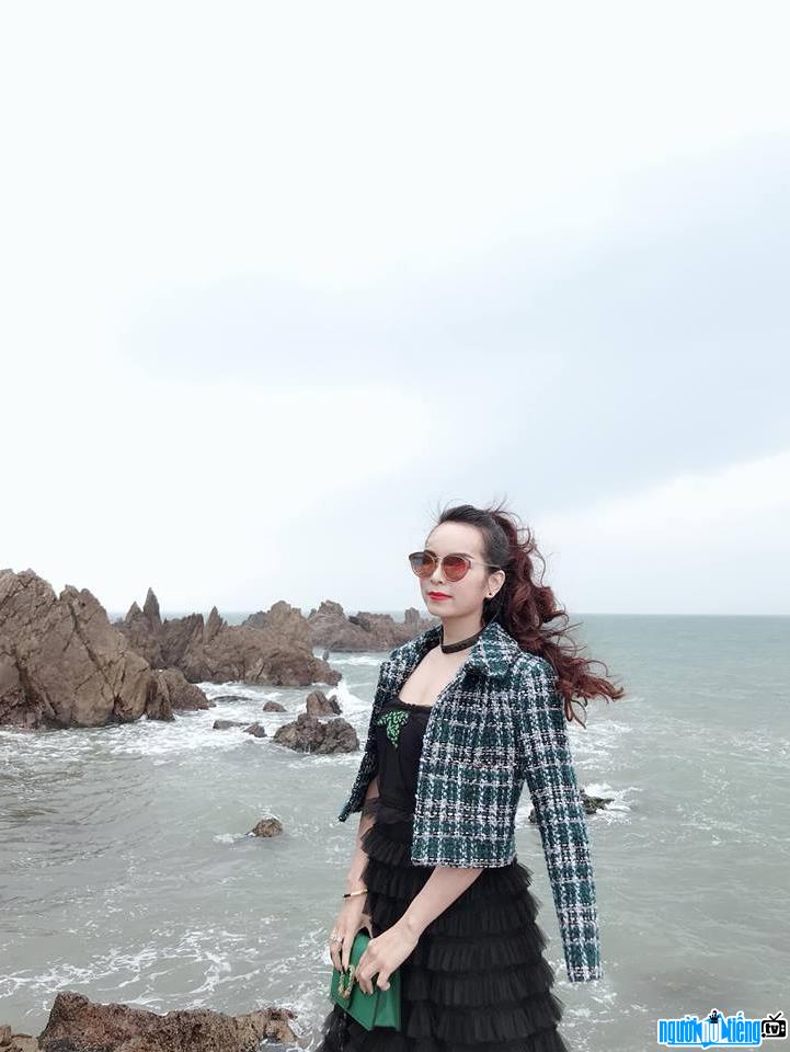  Kieu Van is beautiful and charming on the beach