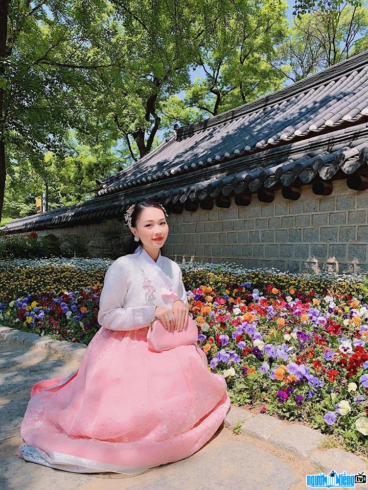 Phương Trúc xinh đẹp với trang phục Hanbok