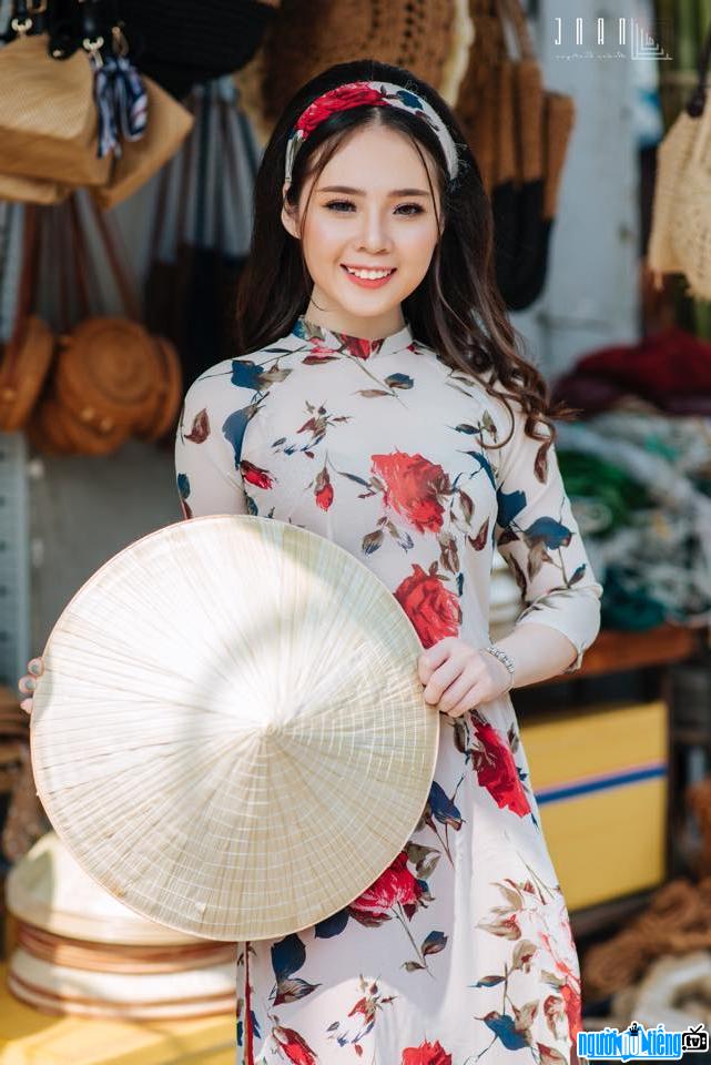  Trieu Chau is beautiful and gentle with a traditional long dress