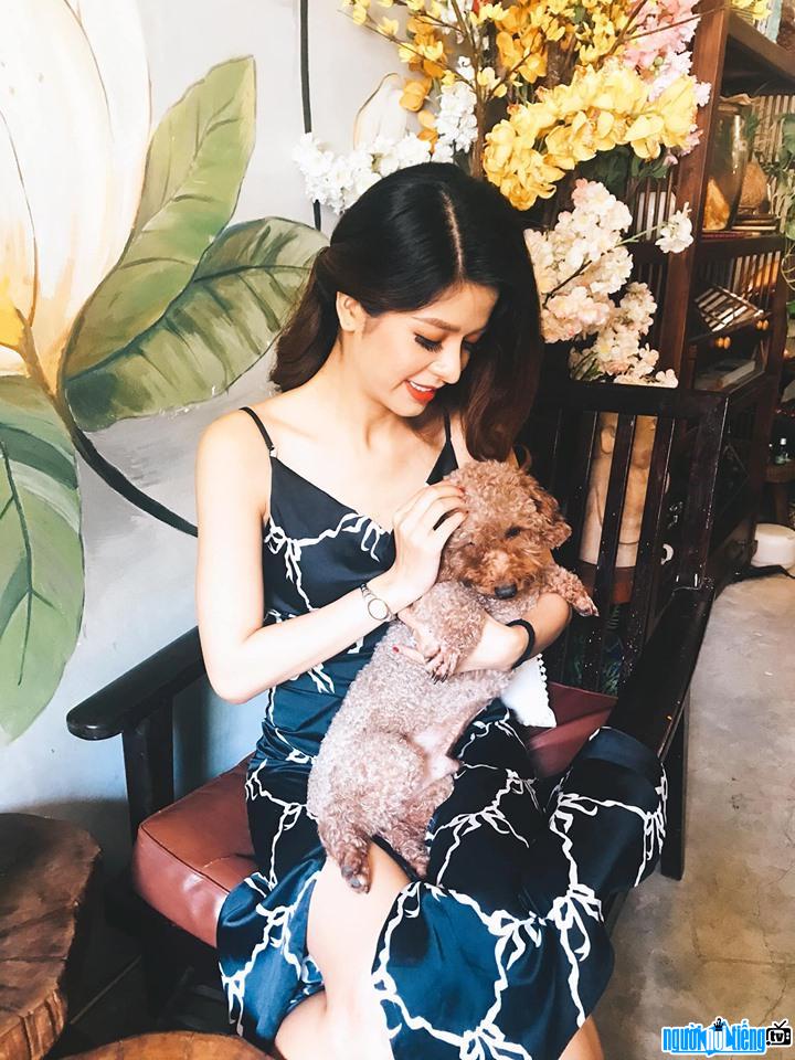  Beautiful Thu Nga with her pet