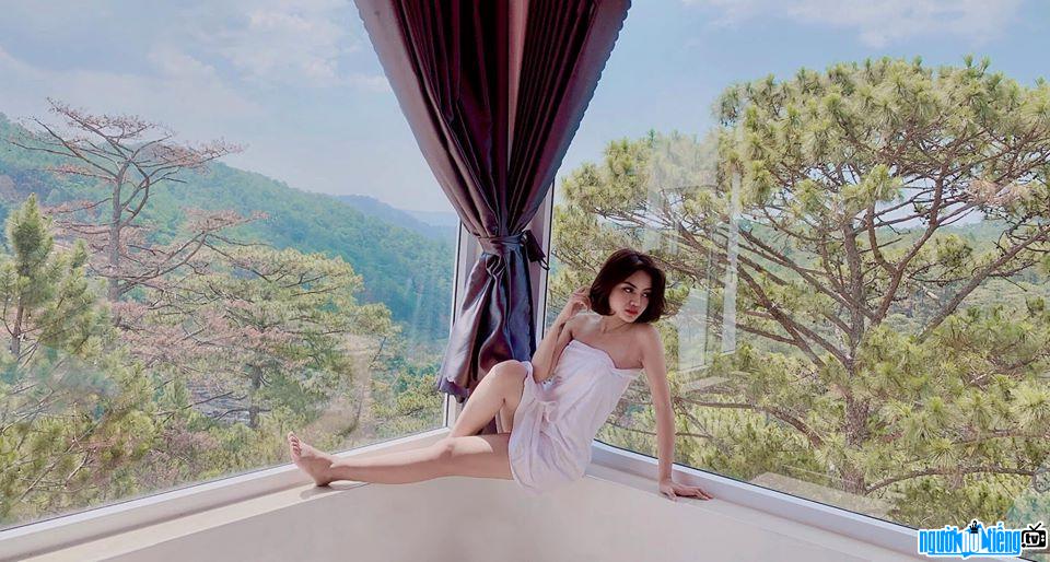  Thanh Van goes on a luxurious trip