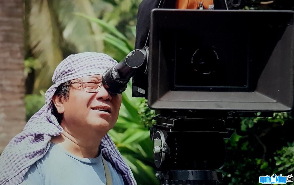 Đạo diễn Hồ Ngọc Xum đã có hơn 30 năm gắn bó với nghề