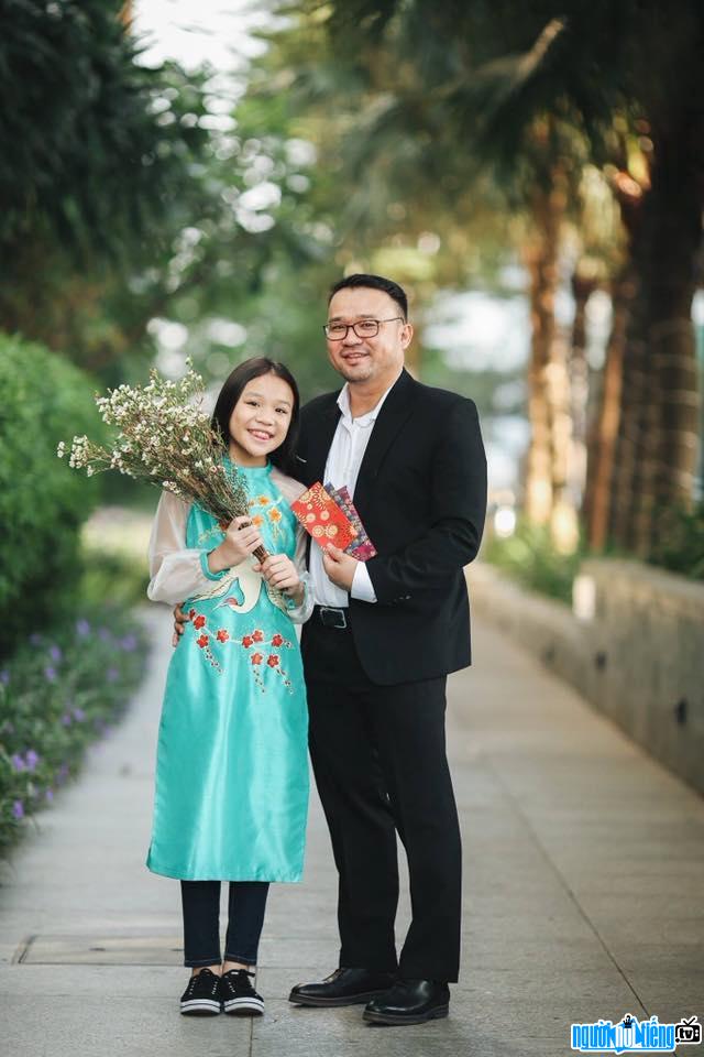  Picture of director Van Cong Vien and his daughter