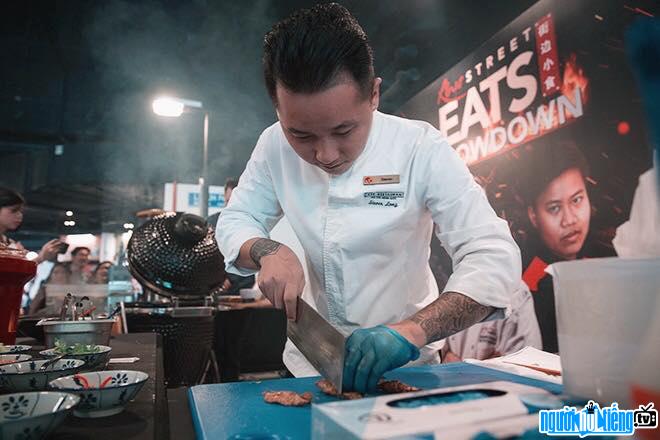 Hình ảnh Chef Cẩm Thiên Long trổ tài