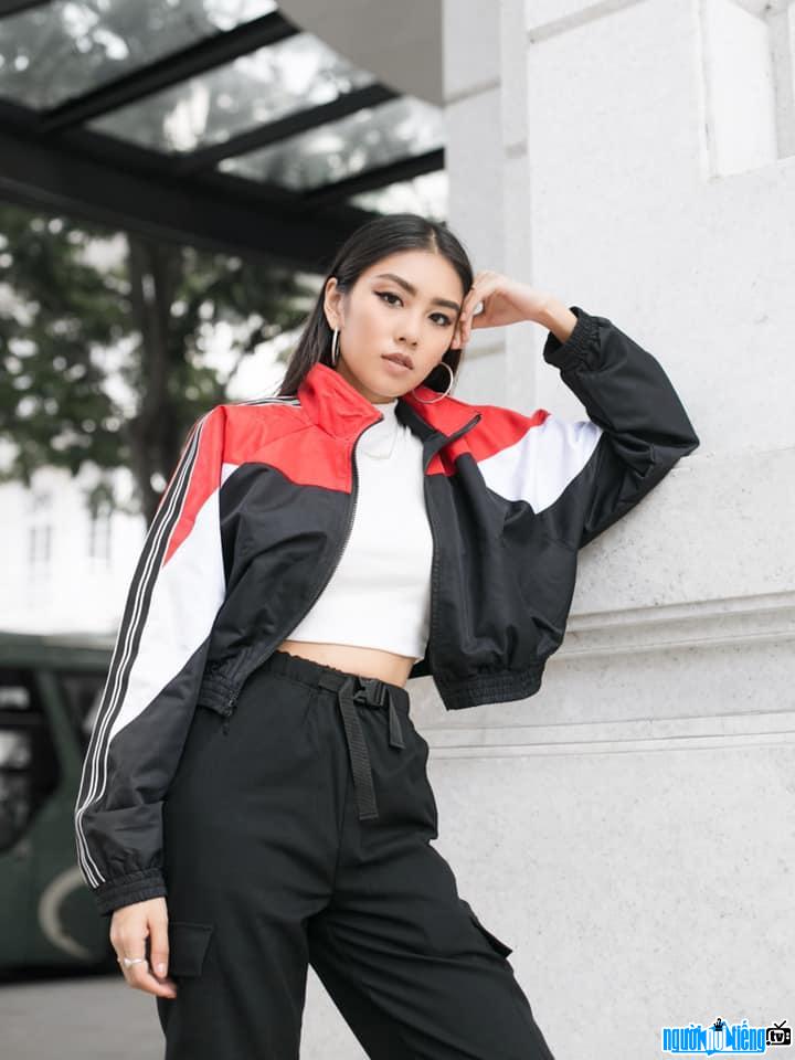  Fashion blogger Thao Nhi Le emerged thanks to being a prominent member of the Rich Kids Vietnamese world