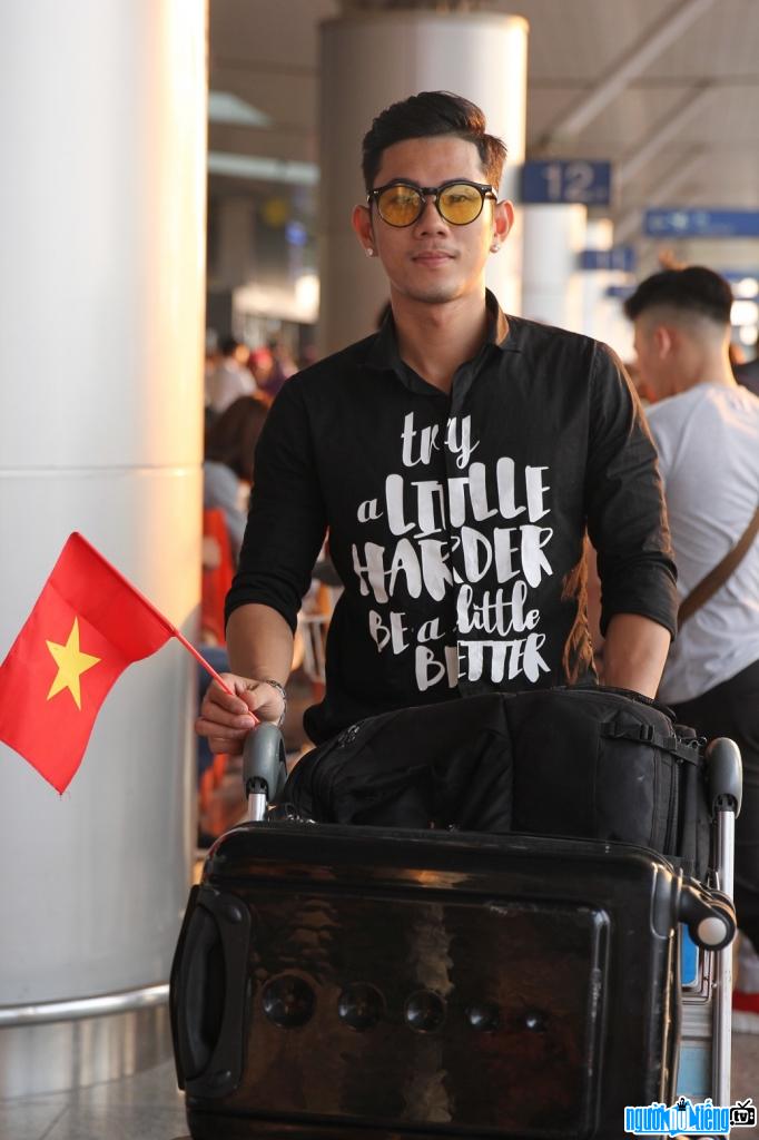 Hình ảnh người mẫu Giả Thanh Vũ trên đường đến Thái Lan tham dự Mister Asian International 2018