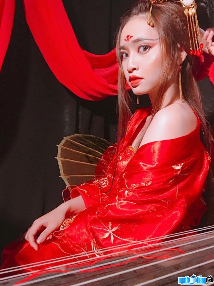  Hot girl Tran Thao Ngan transforms into a historical beauty
