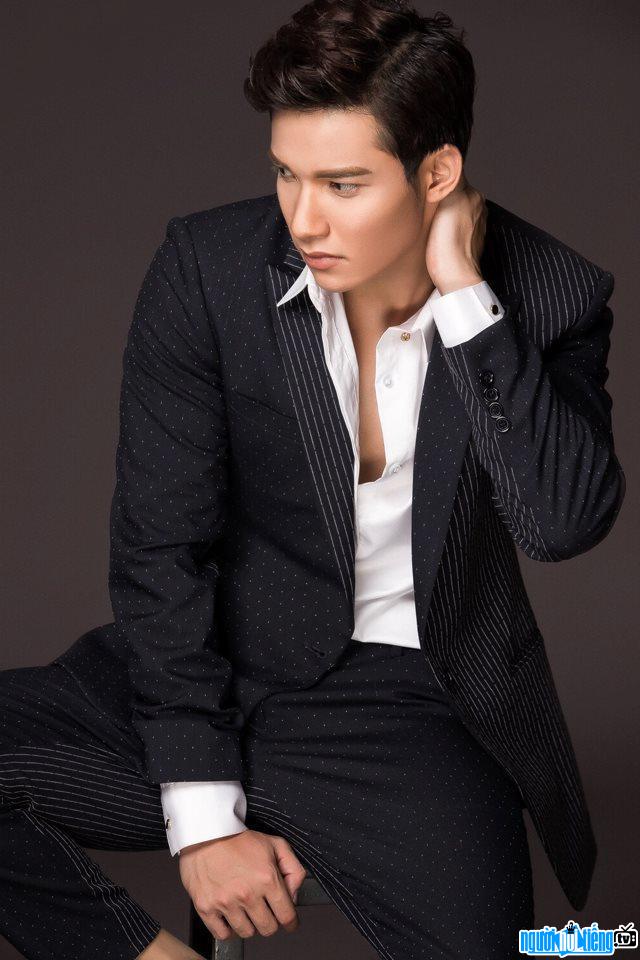  Picture of model Sy Hung masculine and elegant with a vest